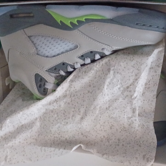 Jordans " green bean" addition sz 5Y - Picture 8 of 12